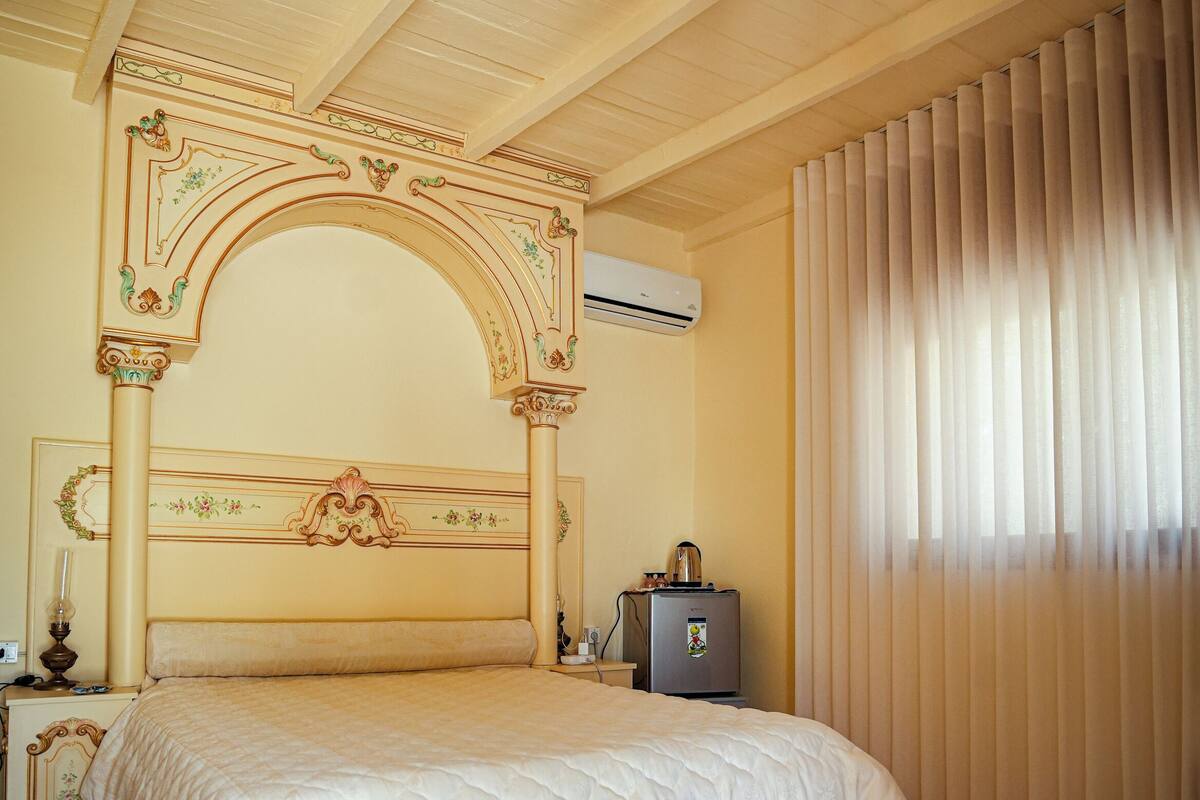 1 bedroom, blackout curtains, free WiFi