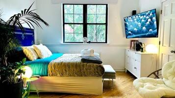 1 bedroom, iron/ironing board, bed sheets