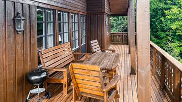 تناول الطعام بالخارج