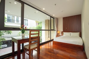 Exclusive Apartment | Individually decorated, individually furnished, desk, laptop workspace - Sumitomo10 Apartment  (Hanoi)