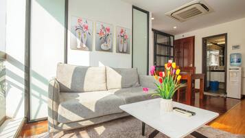 Individuelt dekorert, individuelt innredet og skrivebord