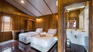 Family Villa, 3 Bedrooms, Non Smoking, Refrigerator & Microwave | 3 bedrooms, free WiFi