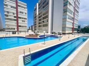 Departamento | Alberca | 3 albercas al aire libre 