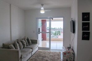 อพาร์ทเมนท์ | บริเวณนั่งเล่น | ทีวี