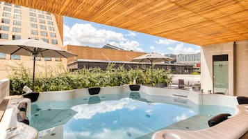 室外 SPA 浴池