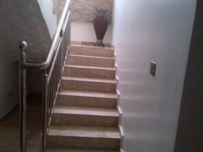 Interior detail - The Embassy Hotel & Apartment Abuja (Abuja)