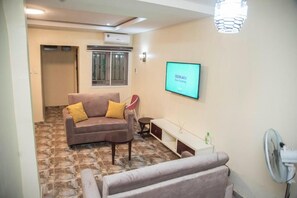 Luxury Room | 1 bedroom, in-room safe, free WiFi - The Embassy Hotel & Apartment Abuja (Abuja)