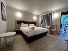 Standard Double Room | Hypo-allergenic bedding, in-room safe, individually decorated