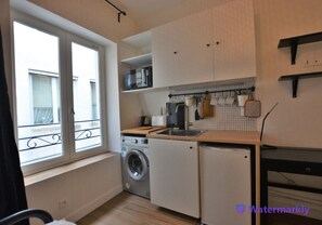 Fridge, microwave, stovetop, electric kettle