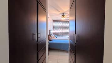 2 makuuhuonetta, silitysrauta/-lauta, Wi-Fi, vuodevaatteet