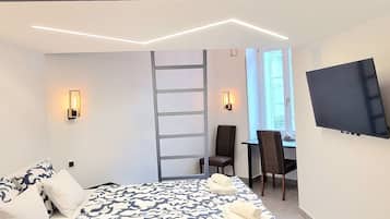 Apartment | Individually decorated, individually furnished, desk, blackout drapes