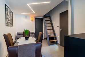 Gallery Apartment | Individually decorated, individually furnished, desk, blackout drapes - La Fortezza Panzió (Budapest)