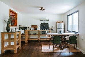 Dining - The Leeway - Two-Bedroom Suite (Mt Tremper)