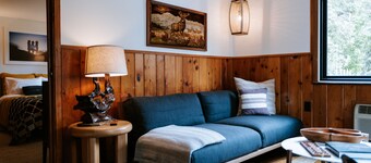 1.5 Bedroom Suite with Den