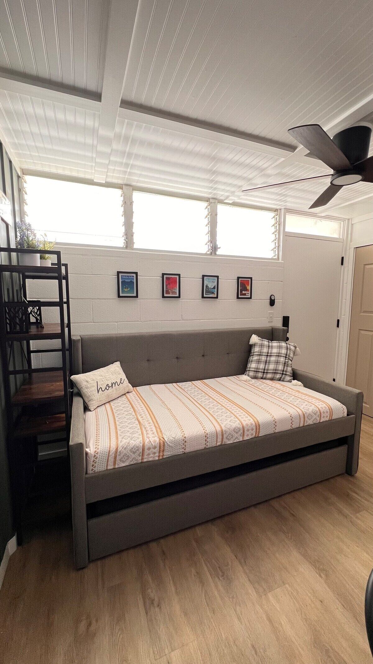 Desk, free WiFi, bed sheets