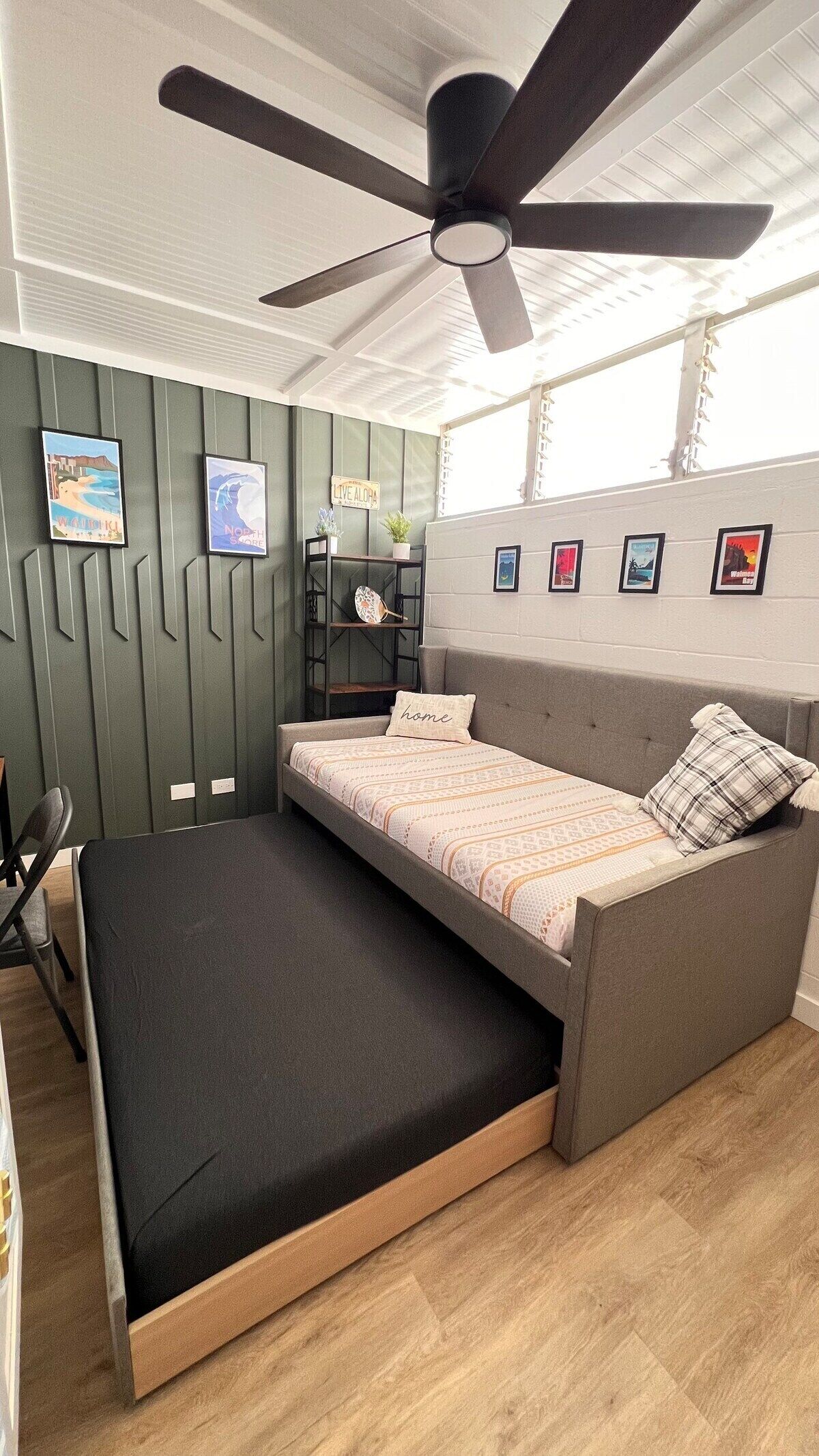 Desk, free WiFi, bed sheets