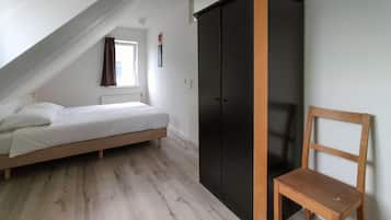 6 Schlafzimmer, Reisekinderbett, kostenloses WLAN, Bettwäsche