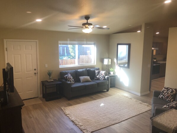 Smart TV - Full house situated in Sheridan, WY. (Sheridan)