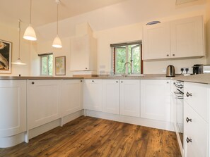 Fridge, dishwasher, cookware/dishes/utensils