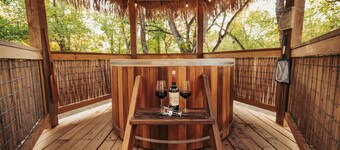 Hoot Owl Yurt/Cold A/C! Hot Tub/Medina River/Close to Downtown/RiverYurtVillage