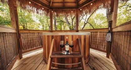 Hoot Owl Yurt/Cold A/C! Hot Tub/Medina River/Close to Downtown/RiverYurtVillage