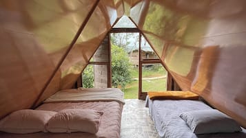 Individually furnished, bed sheets