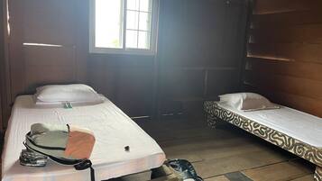 Chambre Double Ăconomique | 1 chambre, ameublement personnalisĂ©, draps fournis