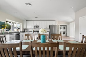 Dining - Luxury Scottsdale Home, walk to Old Town
(Scottsdale)