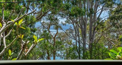 Lakeview – Your Quintessential Lakeside Retreat