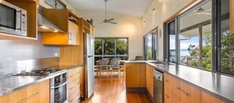 Mango House has everything you need for a beautiful Boreen Point family holiday.