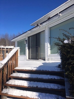 Exterior - Cozy winter retreat + beautiful view + Indoor Outdoor Fireplace + Pool Table (Willsboro)