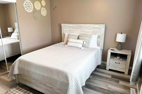 2 chambres, coffres-forts dans les chambres, bureau, Wi-Fi gratuit