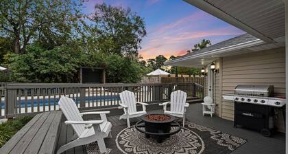 Backyard Oasis - Private Pool, gazebo, patio