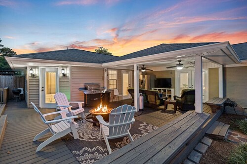 Backyard Oasis - Private Pool, gazebo, patio
