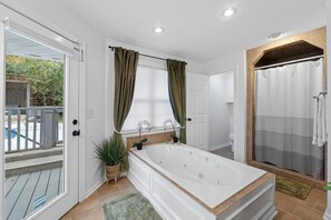 Hair dryer - Backyard Oasis - Private Pool, gazebo, patio (Augusta)