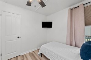3 Schlafzimmer, Schreibtisch, Bügeleisen/Bügelbrett, kostenloses WLAN