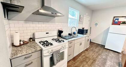 2BR Newly Remodeled Apartment 3min to Ft. Bliss