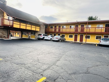 Clayton House Motel