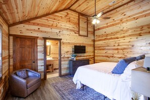 6 habitaciones, escritorio y tabla de planchar con plancha