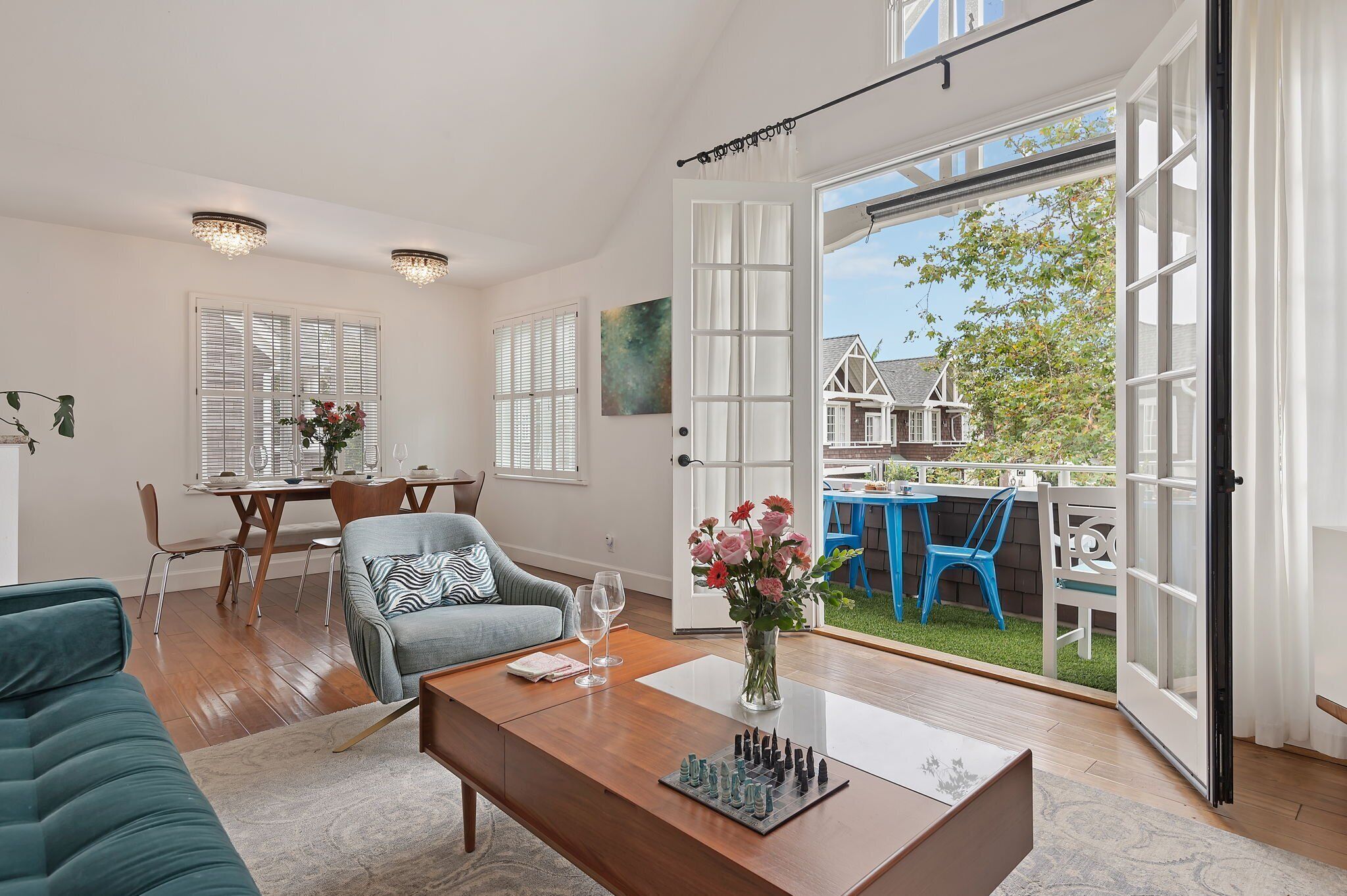 TV, fireplace, books, stereo