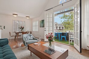 TV, fireplace, books, stereo