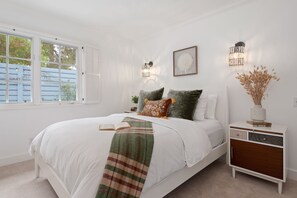 3 bedrooms, desk, iron/ironing board, WiFi