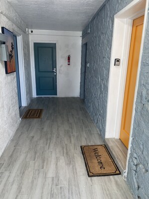 Interior - Cozy studio with fully updated Kitchen & Bathroom Unit 3
 (El Paso)