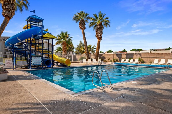 Innenpool, beheizter Pool