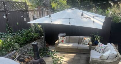 Urban Oakland hideaway apartment.