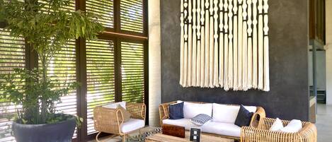 المنشأة من الداخل