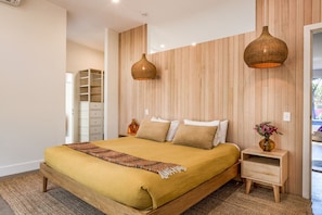 5 habitaciones, tabla de planchar con plancha y wifi gratis