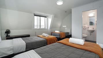 Habitación triple | Wifi gratis y ropa de cama