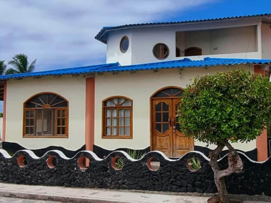 Fachada de la propiedad