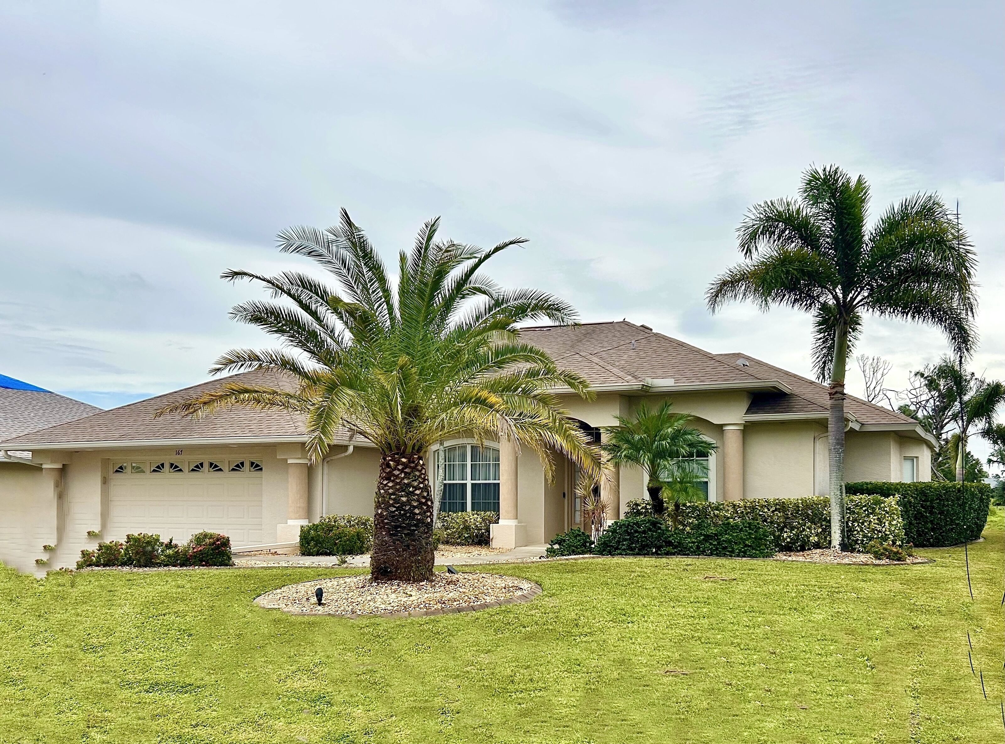 Tranquility by the beach 🏝️ 🌴 3 bed 2.5 bath open plan, M suite 2550 SF  pool spa